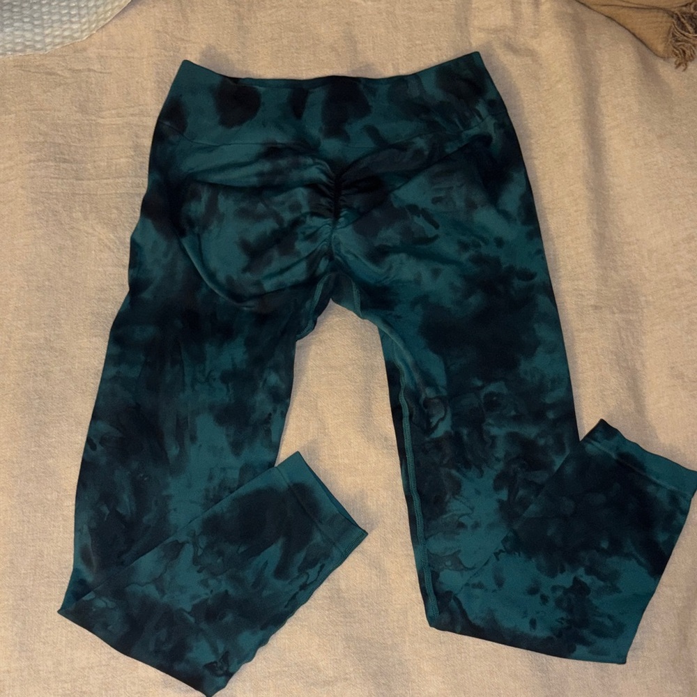 Amazon Women's Teal Tie-Dye Leggings